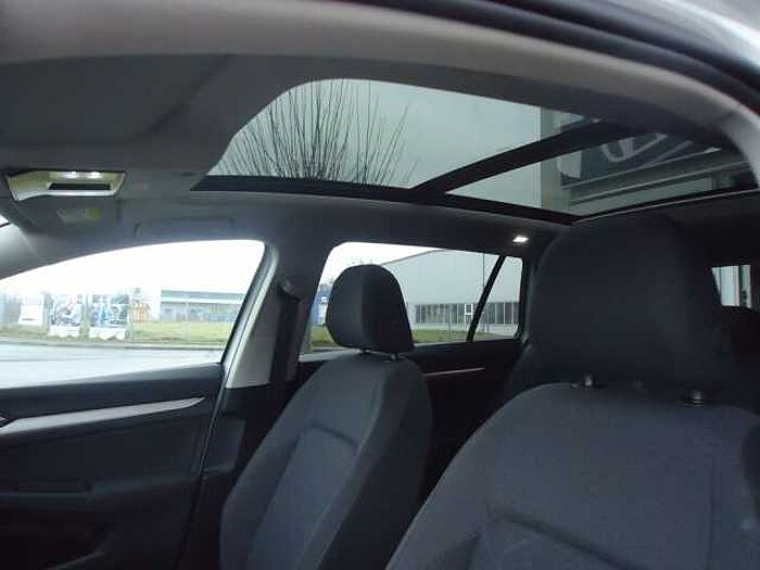 Volkswagen Golf Variant 1.5 TSI Life