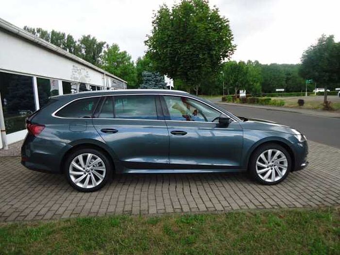 SKODA Octavia Combi 1.5 TSI Style