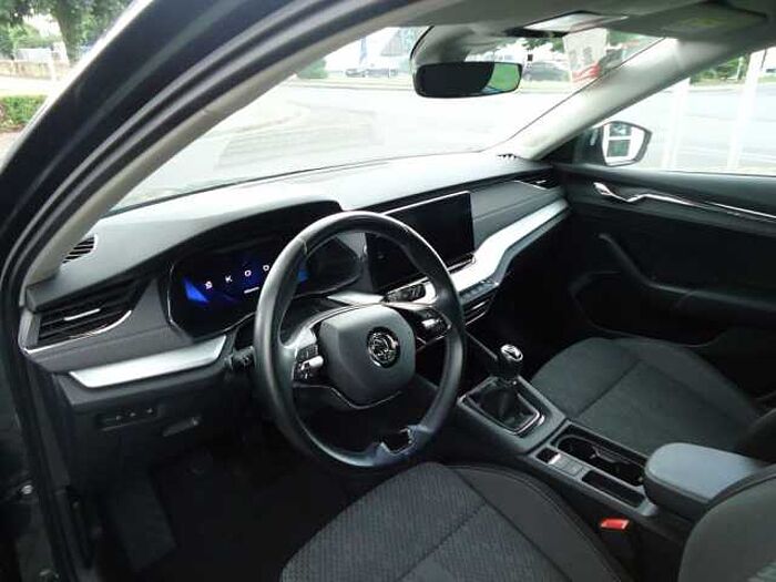 SKODA Octavia Combi 1.5 TSI Style