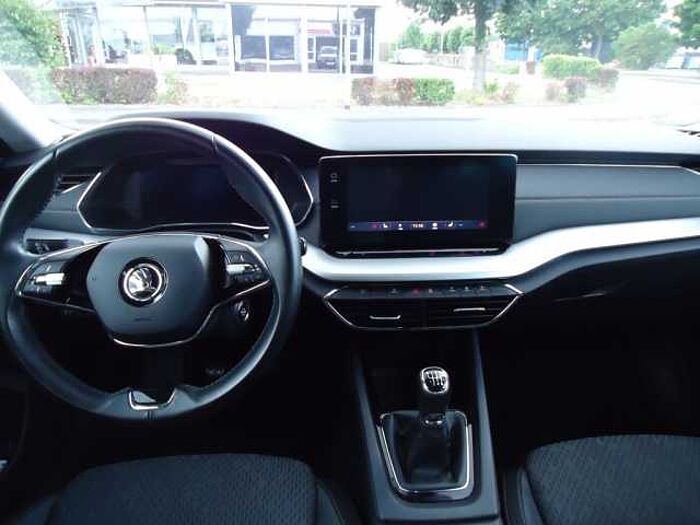 SKODA Octavia Combi 1.5 TSI Style