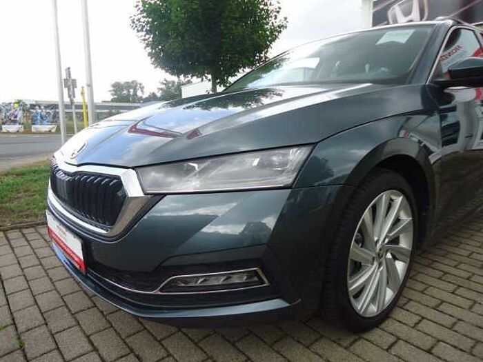 SKODA Octavia Combi 1.5 TSI Style