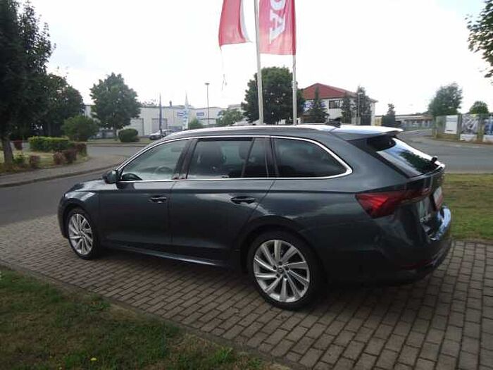 SKODA Octavia Combi 1.5 TSI Style